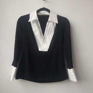 ANNE FONTAINE Adenora 3/4 Sleeve Black And White Pintuck V-Neck Top